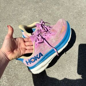 Hoka Clifton 9 pink